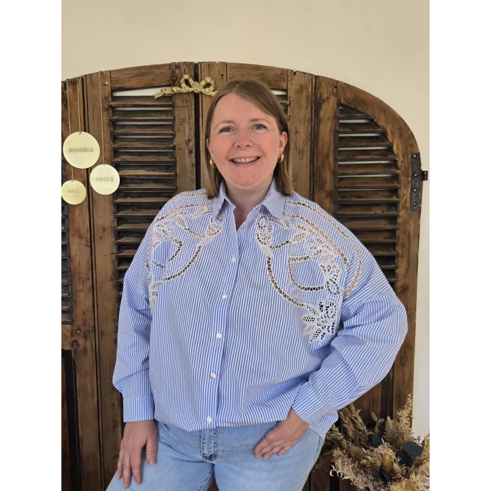 Chemise Astrid rayures bleu et broderies