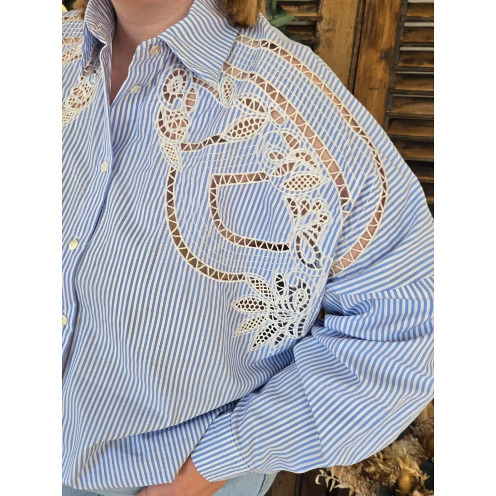 Chemise Astrid rayures bleu et broderies
