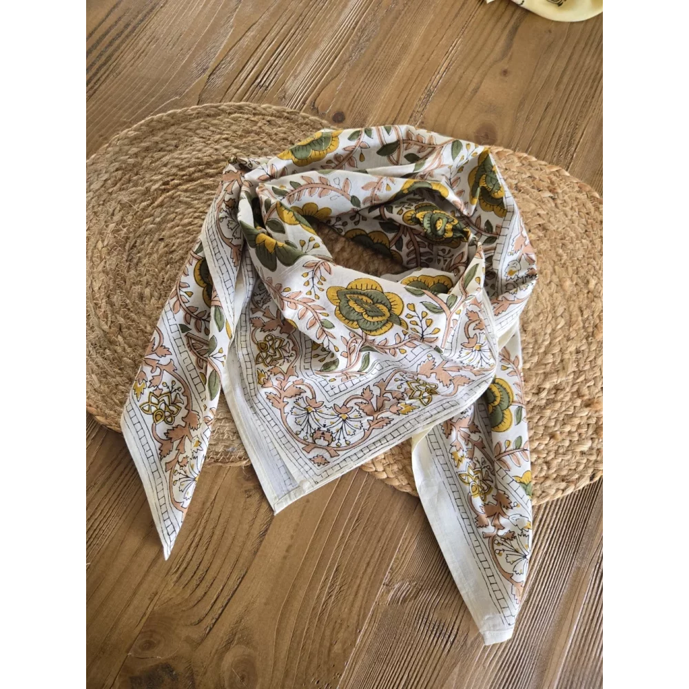 Foulard carré coton fleurs kaki et taupe