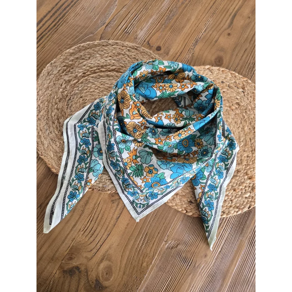 Foulard carré en coton fleurs turquoise