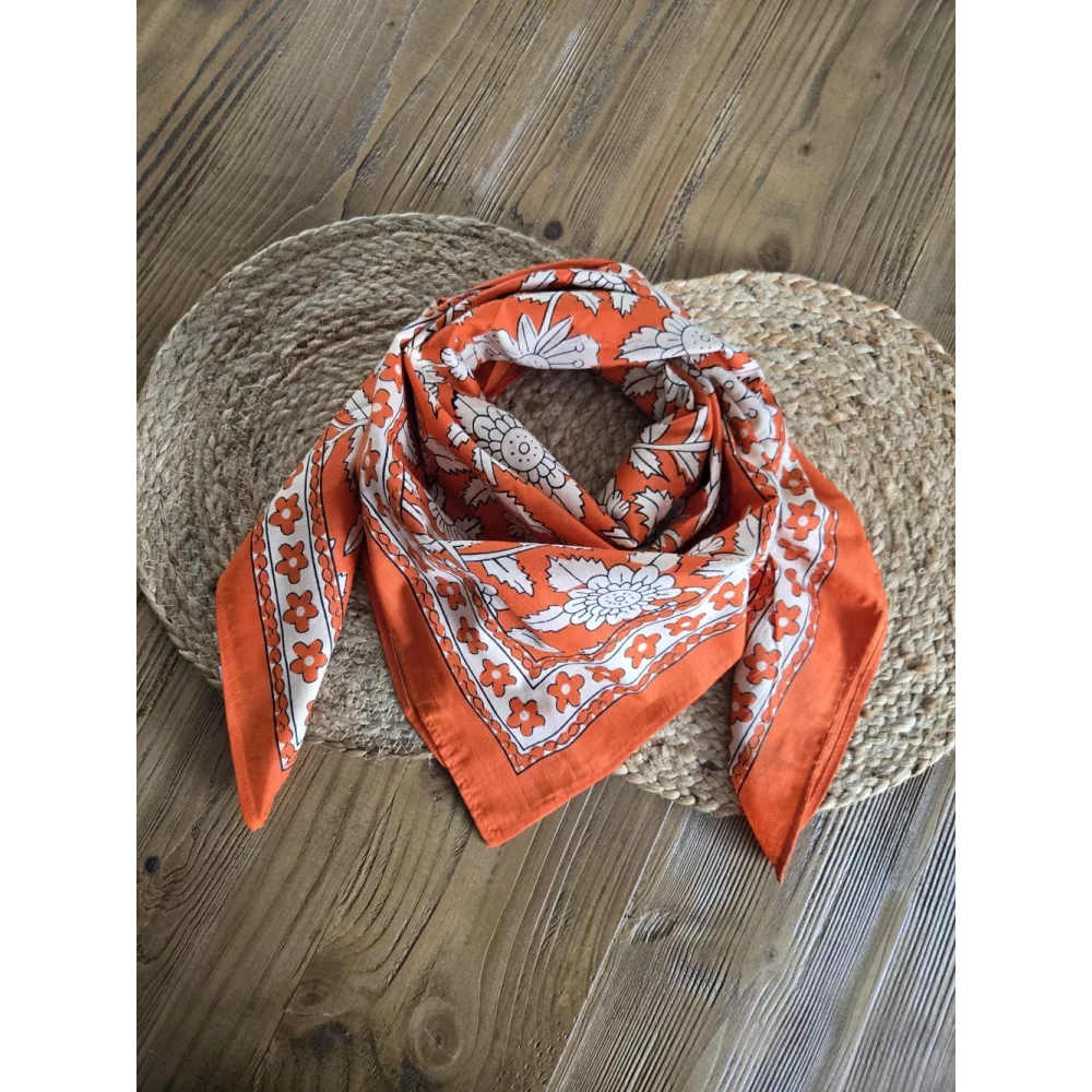 Foulard carré en coton orange