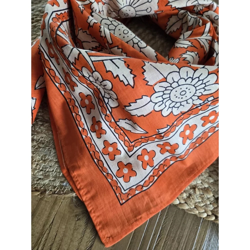 Foulard carré en coton orange