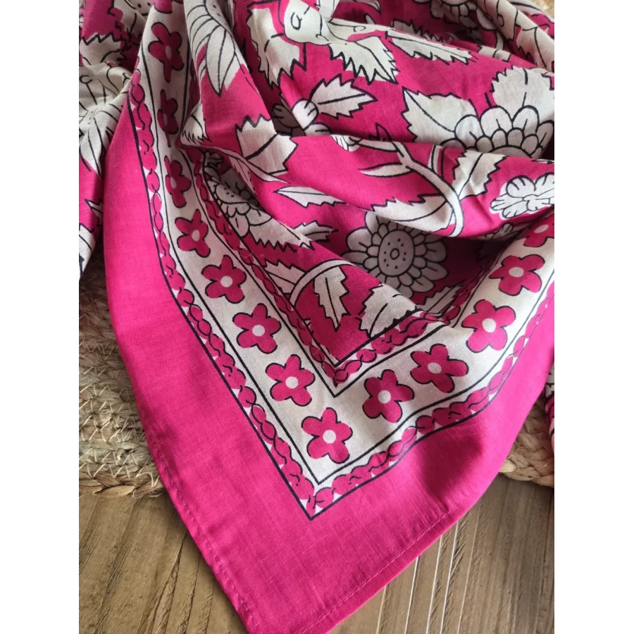 Foulard carré en coton fuchsia