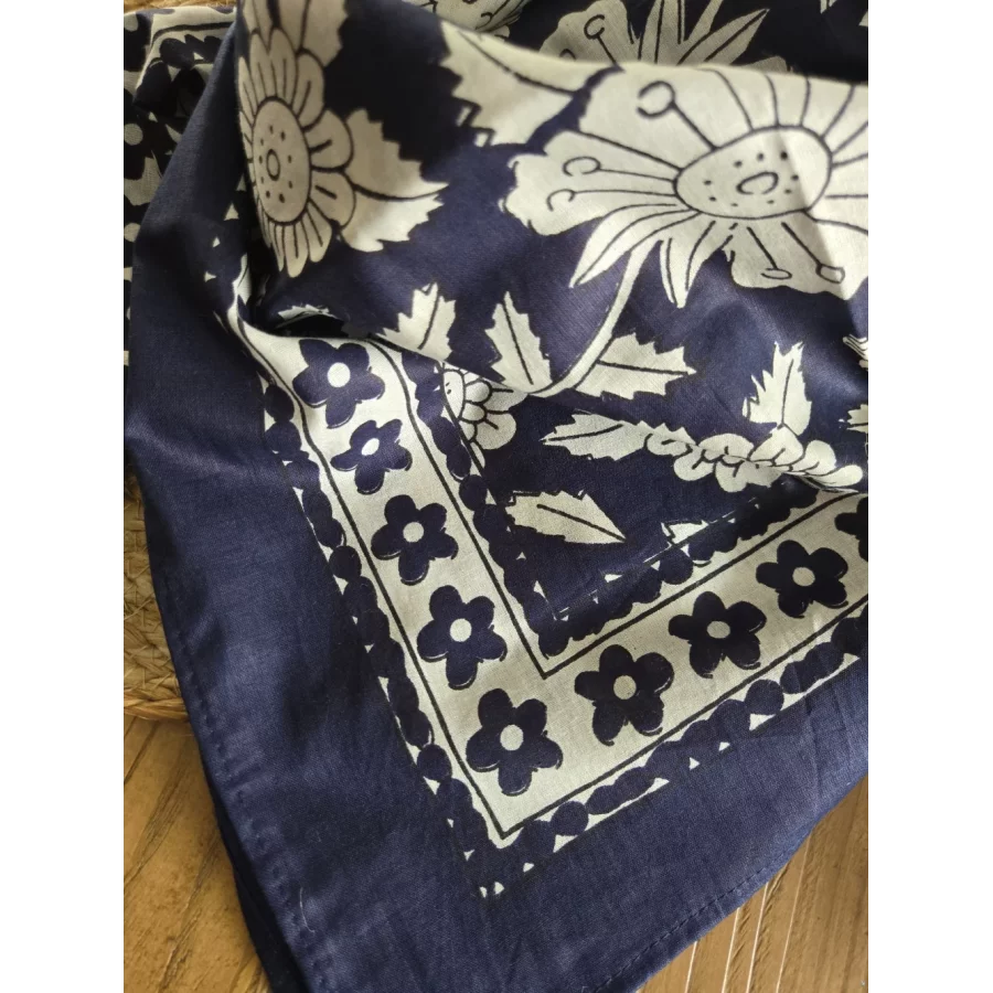 Foulard carré en coton bleu marine