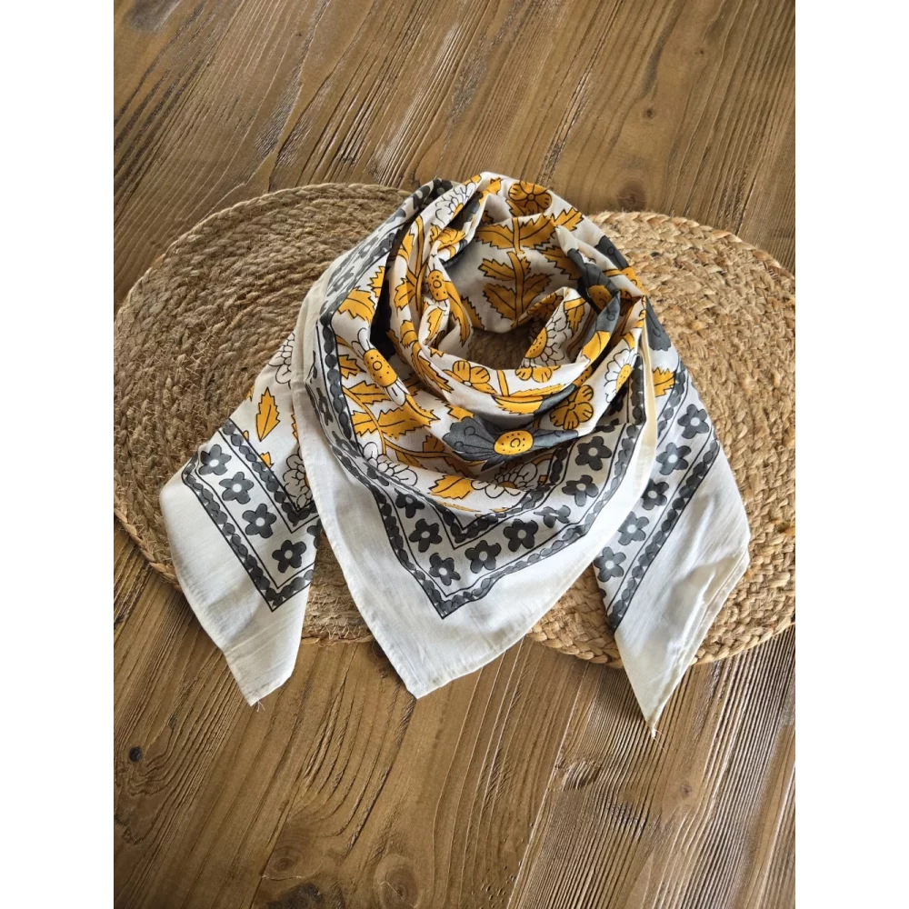 Foulard carré en coton moutarde et gris