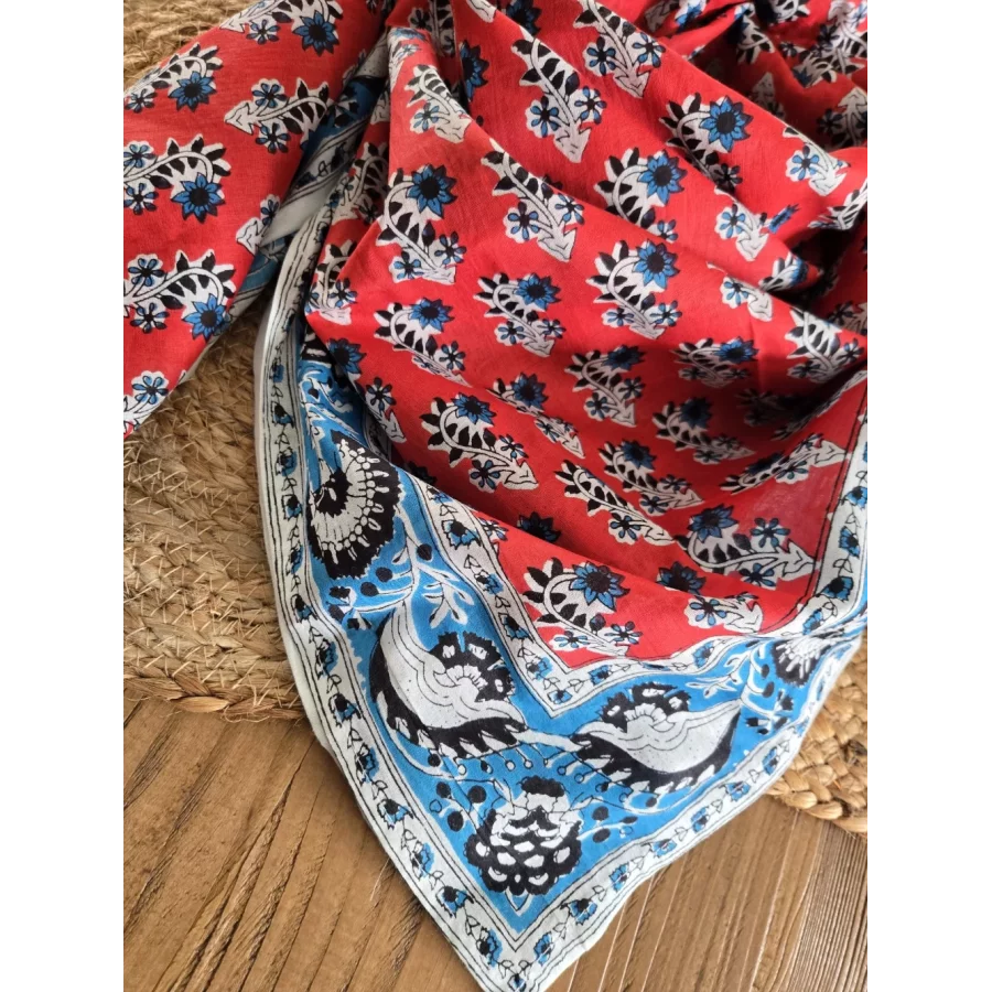 Foulard carré en coton rouge et bleu