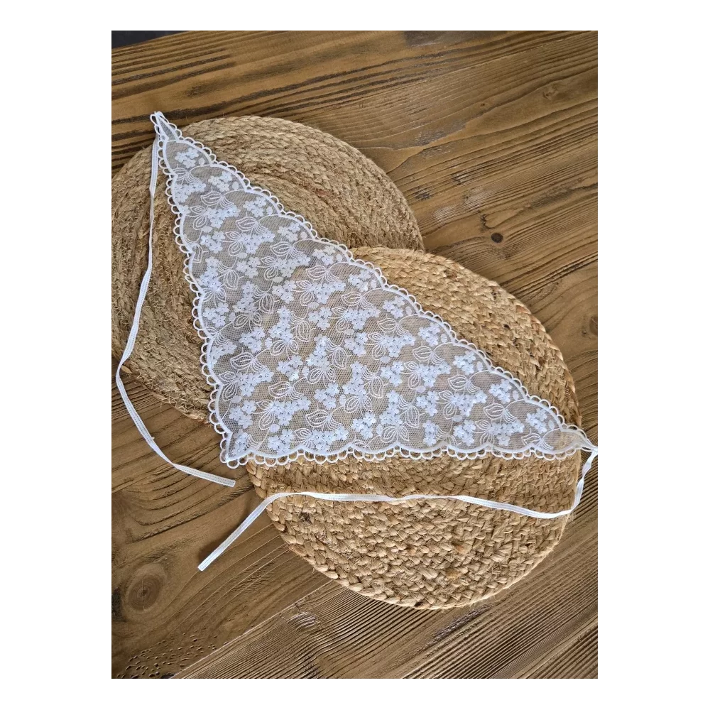 Foulard pointe dentelle blanche
