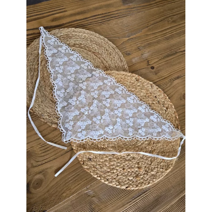 Foulard pointe dentelle blanche