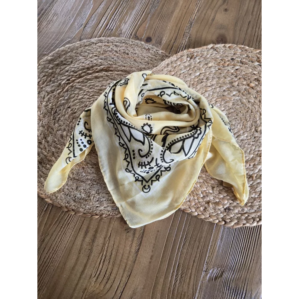 Foulard carré bandana jaune