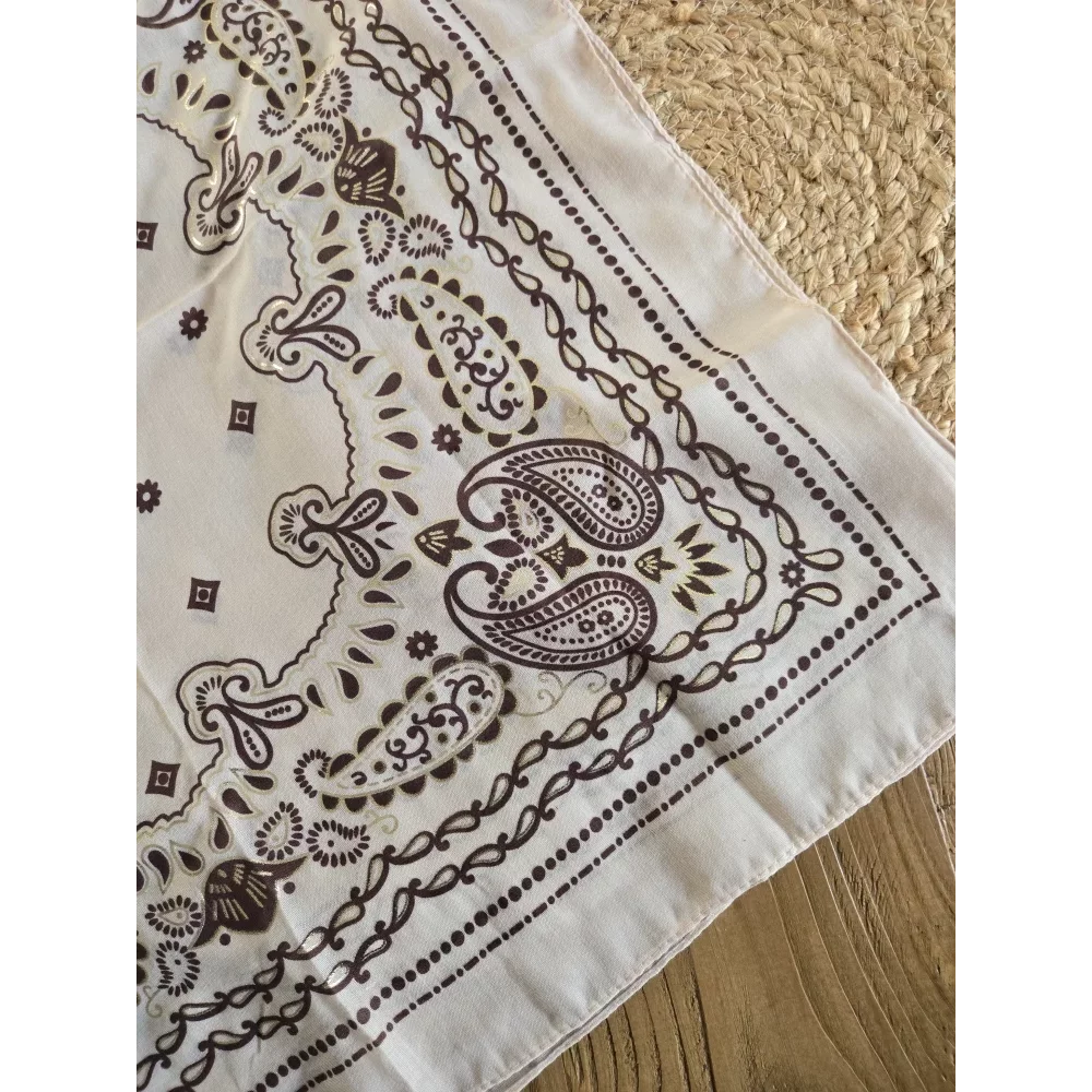 Foulard carré bandana beige liseré doré