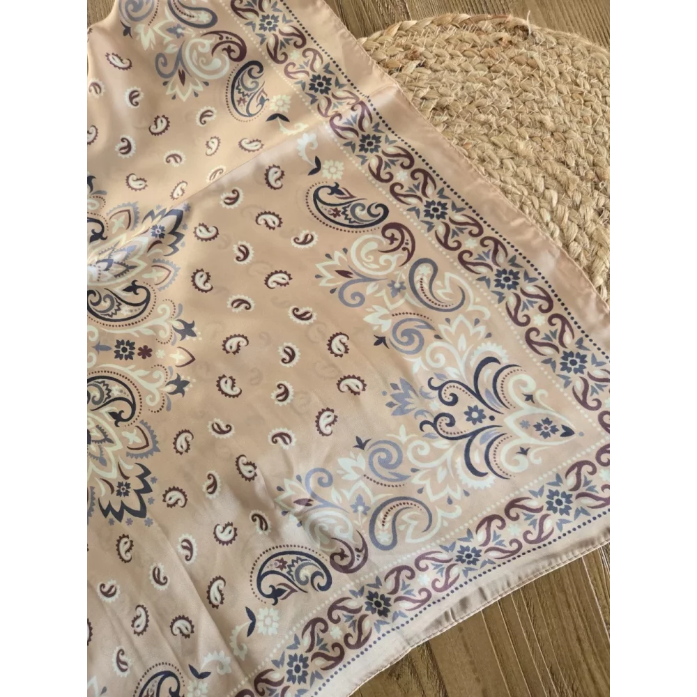 Foulard carré soyeux bandana abricot