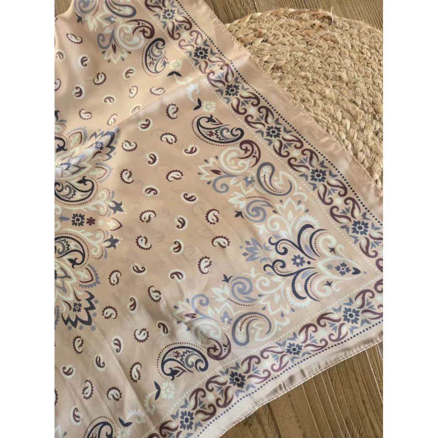 Foulard carré soyeux bandana abricot