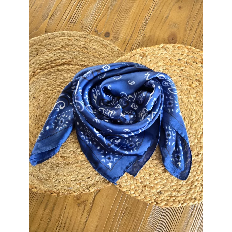 Foulard carré soyeux bandana bleu marine