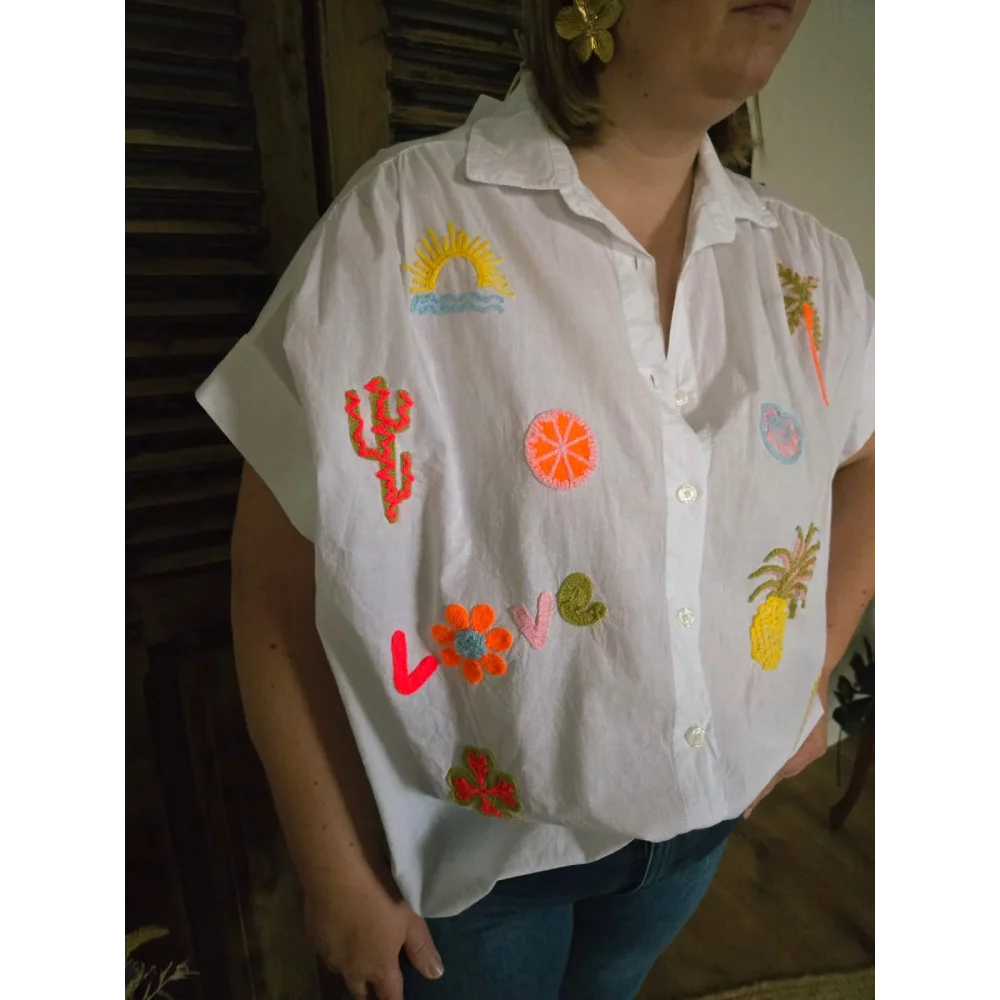 Chemise Angeline blanche broderies colorées