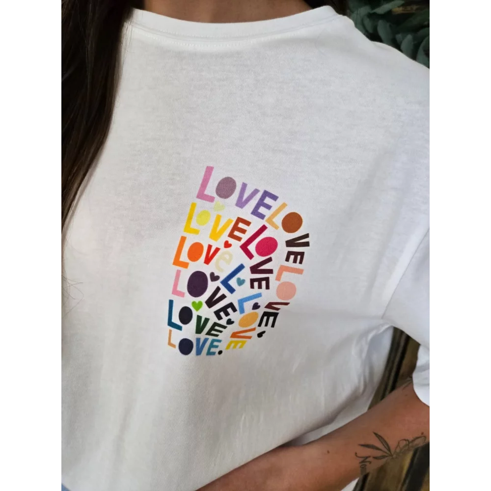T-shirt blanc Love Love coloré