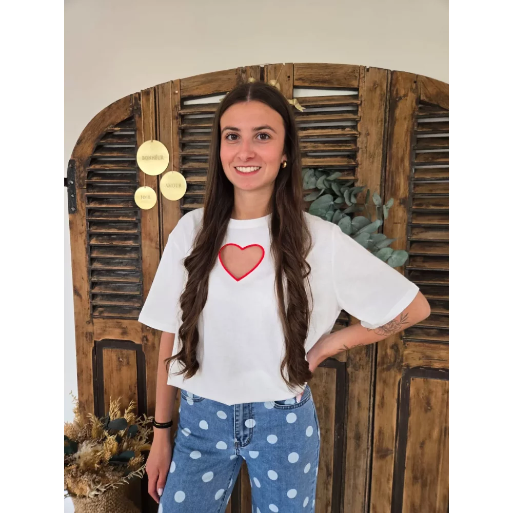 T-shirt blanc coeur ajouré