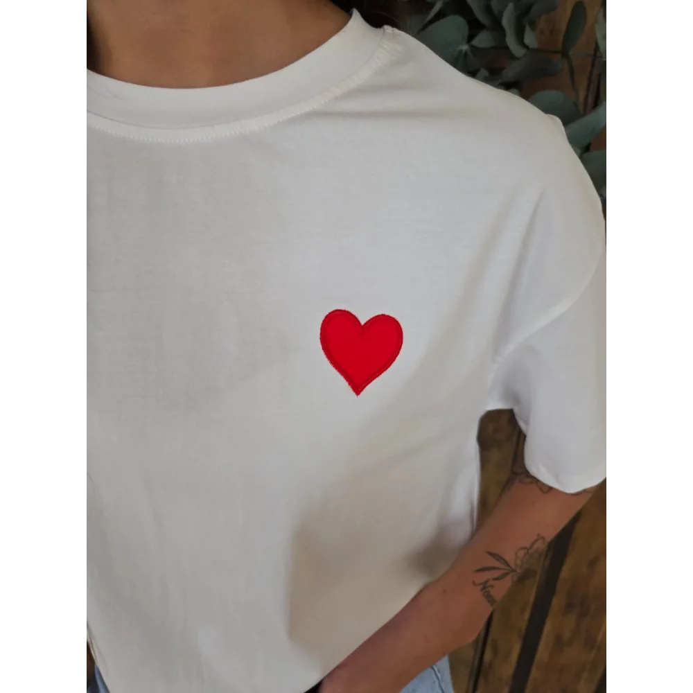 T-shirt Hubert blanc coeur rouge au dos