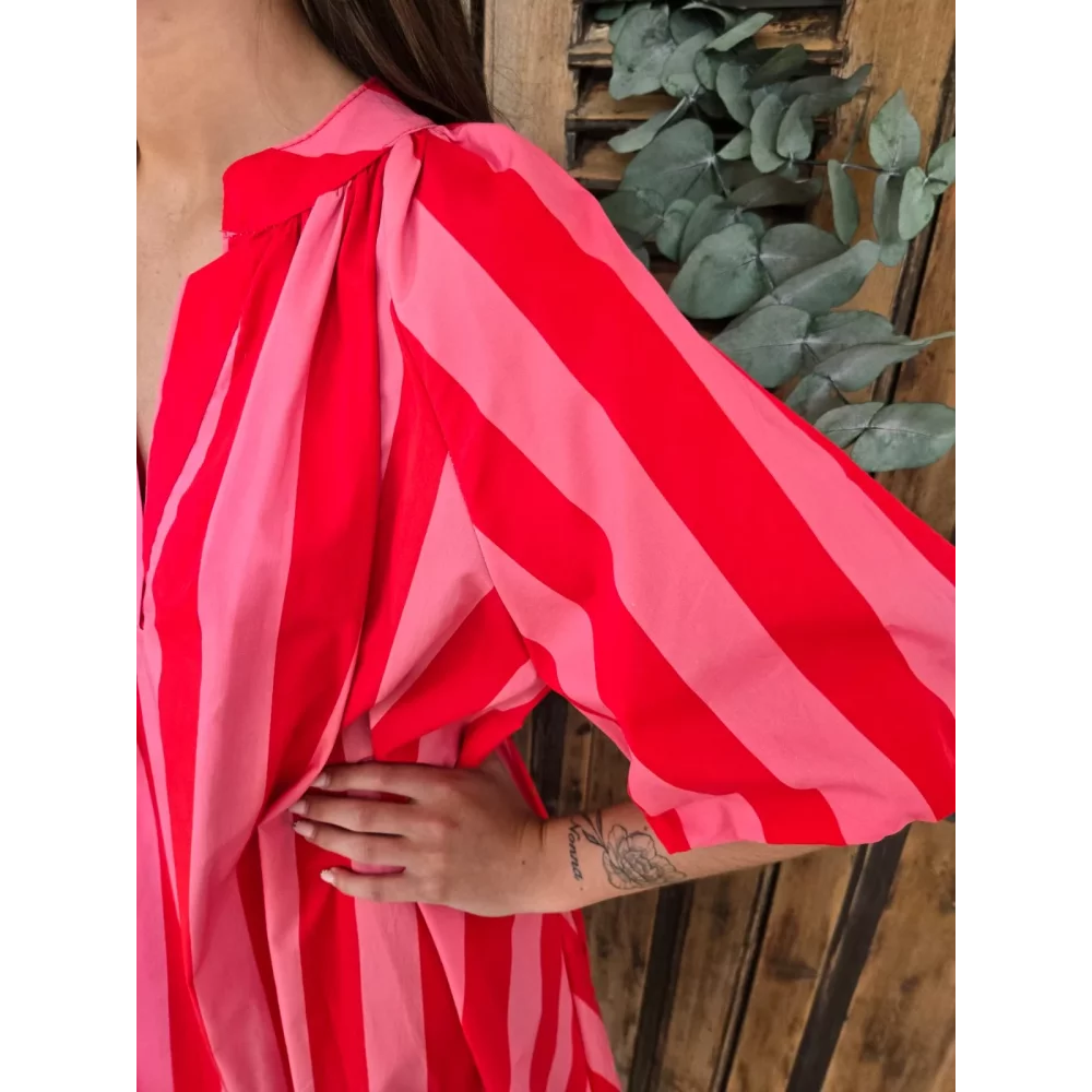 Robe coton rayée fuchsia et rouge manches bouffantes