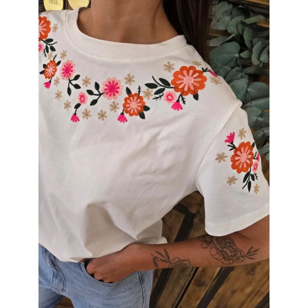 T-shirt Achille blanc fleurs brodées