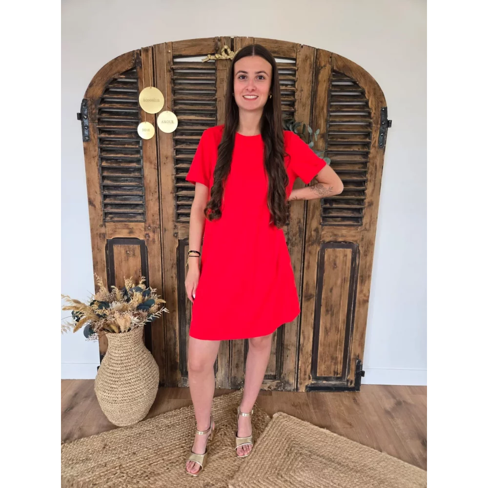 Robe t-shirt Anaelle rouge dos V dentelle