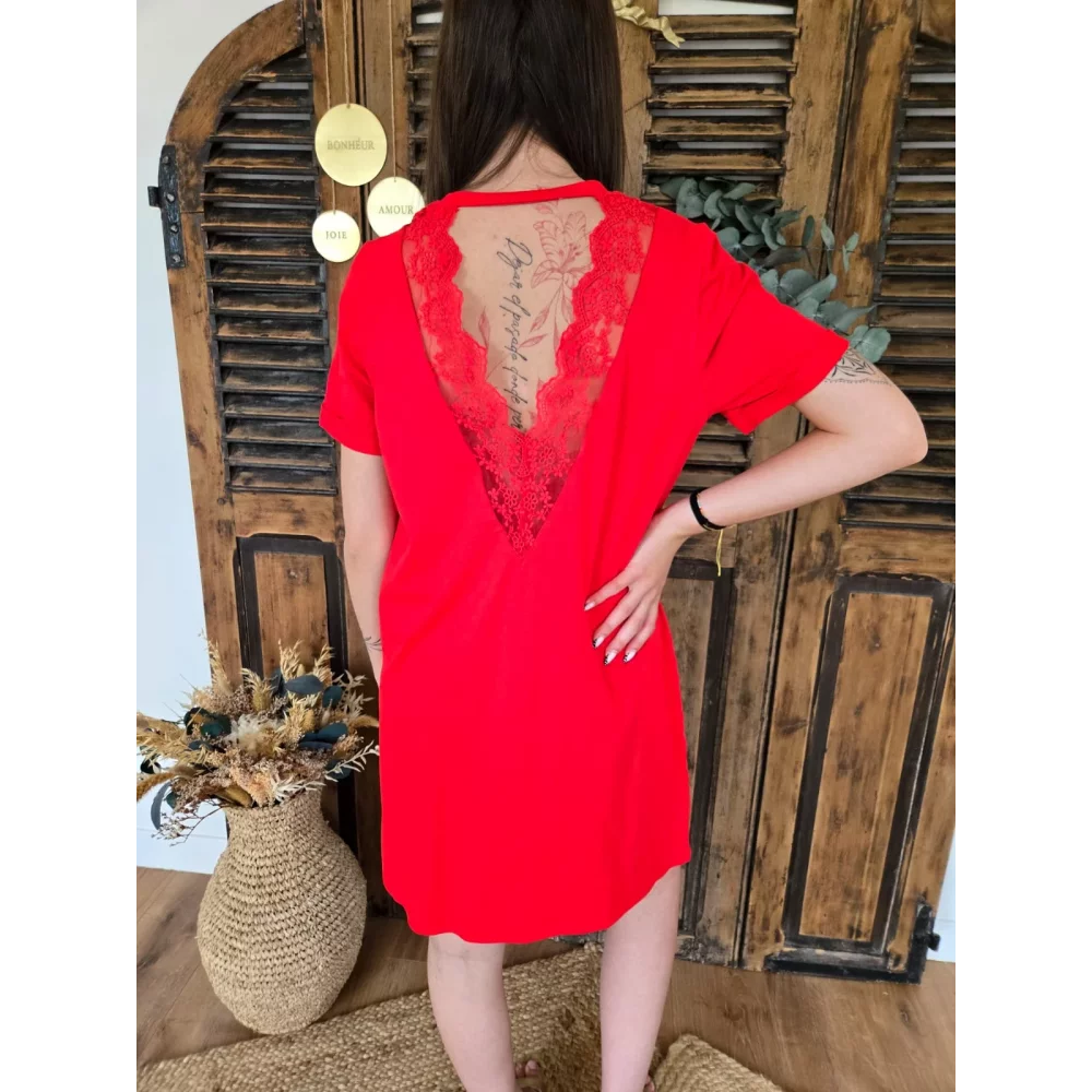 Robe t-shirt Anaelle rouge dos V dentelle