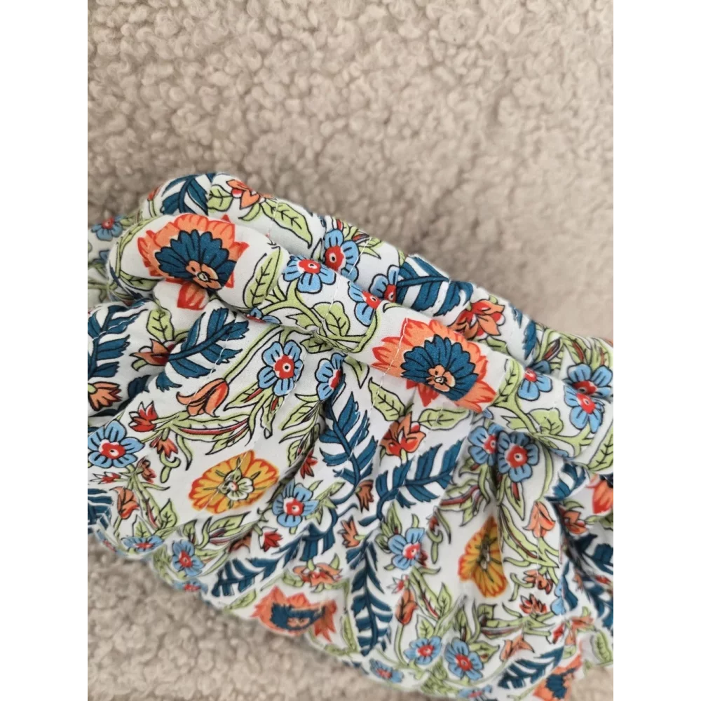 Pochon en tissu ecru et motifs fleurs
