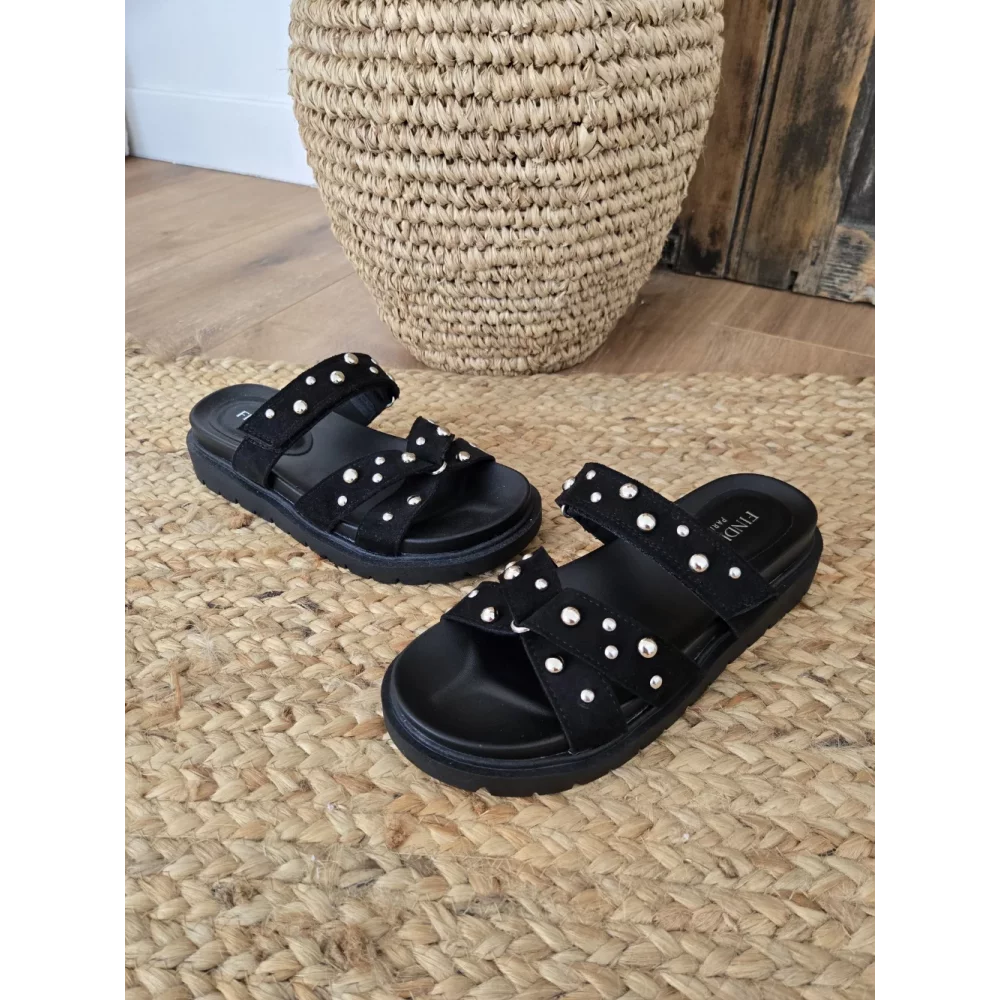 Mules noir suedine et clous argent