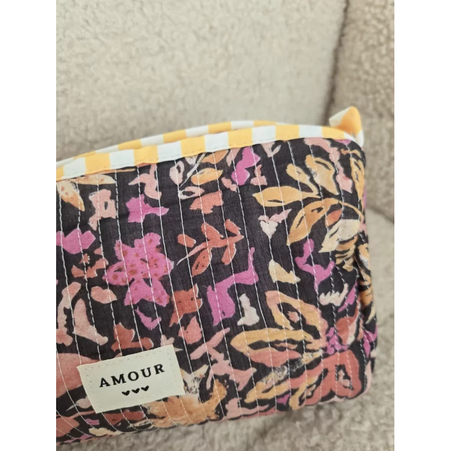 Trousse noir fleurs rose Amour