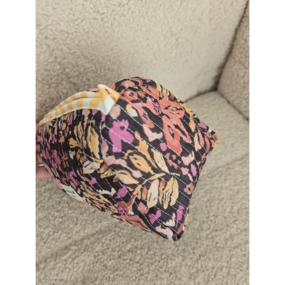 Trousse noir fleurs rose Amour