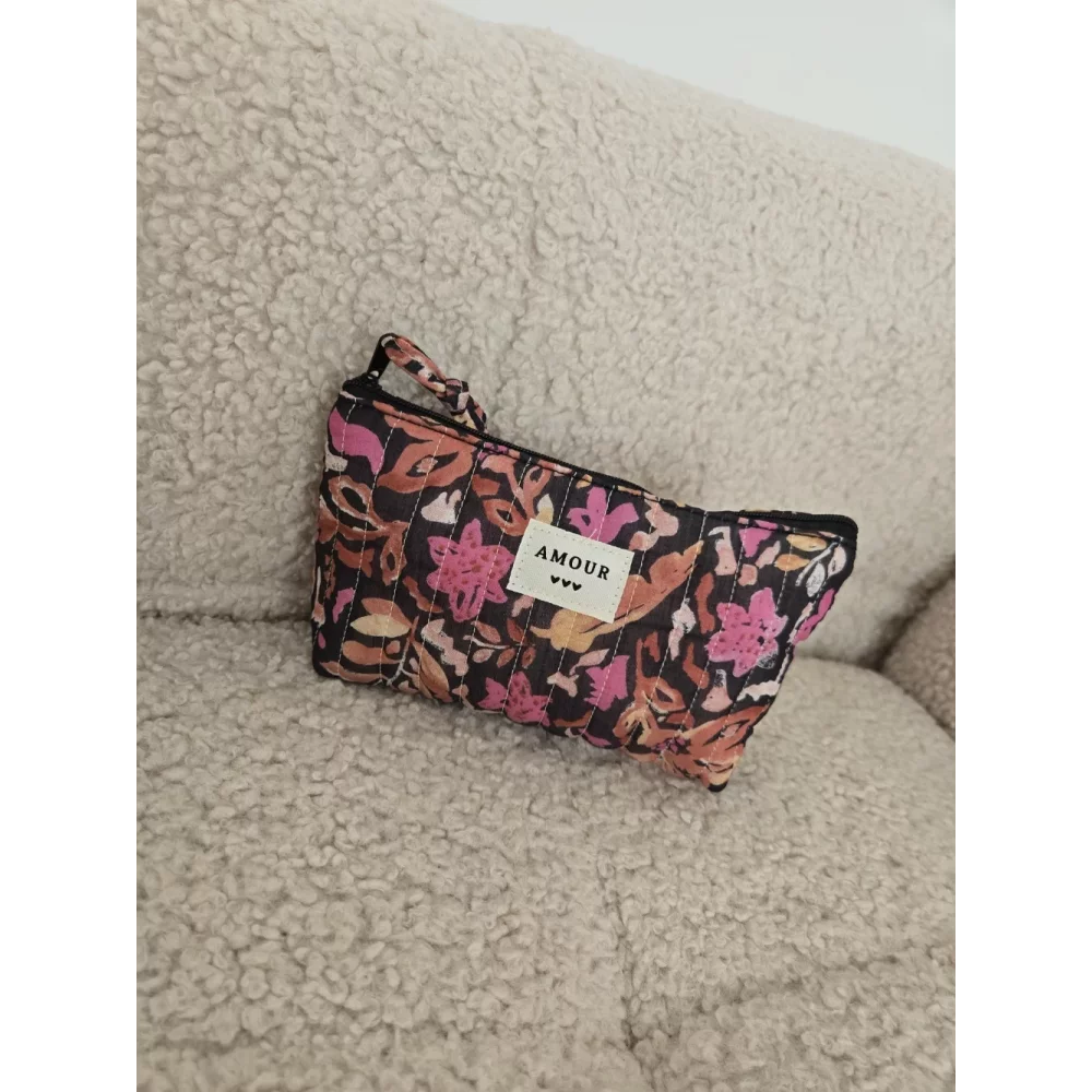 Petite Trousse noir fleurs rose Amour