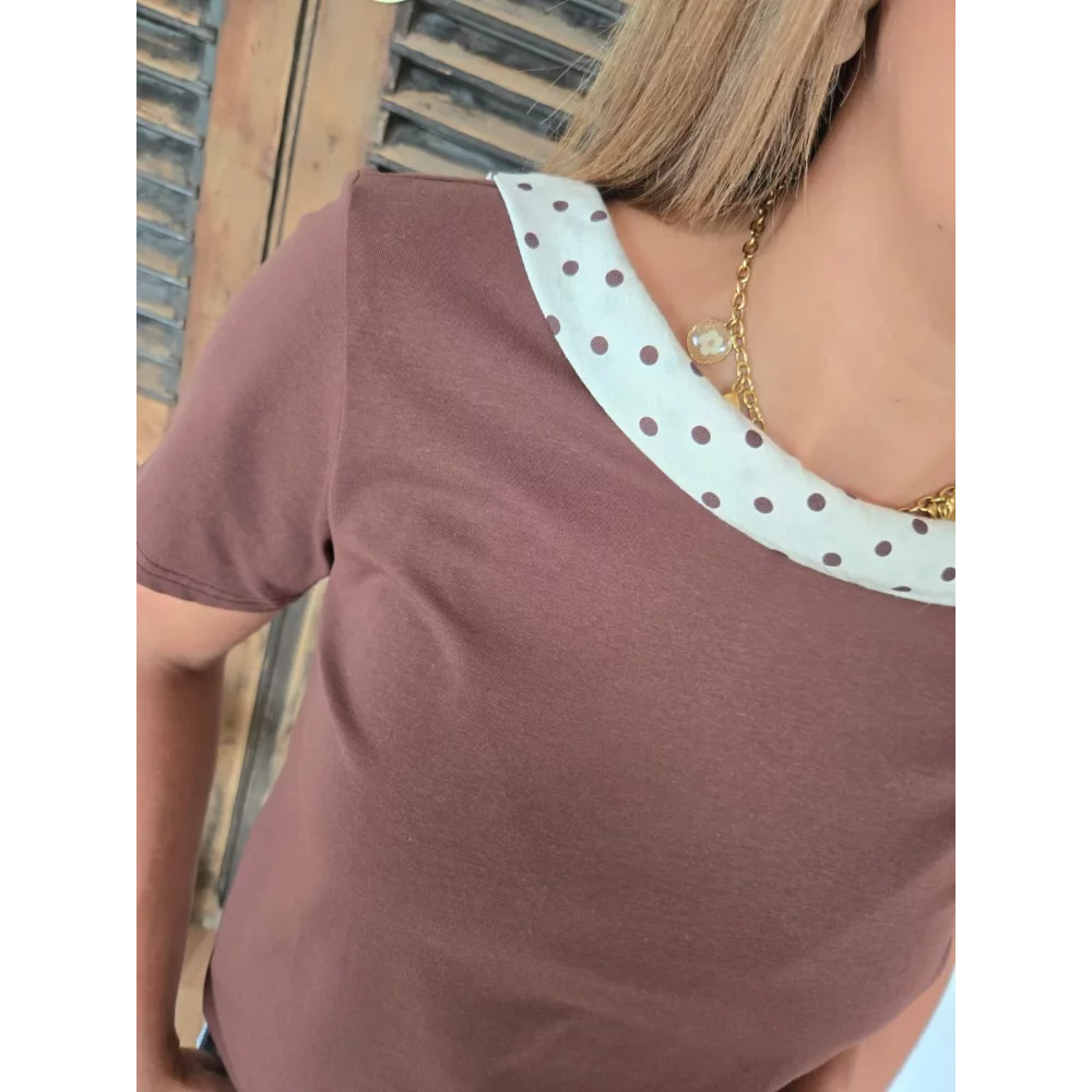 T-shirt Leo choco col bénitier à pois