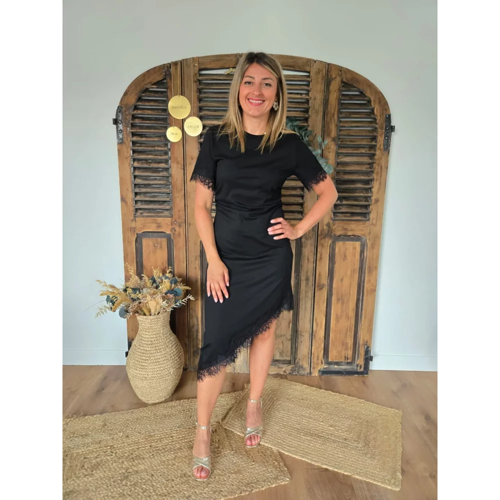 Robe T-shirt Cassandre noir biais dentelle