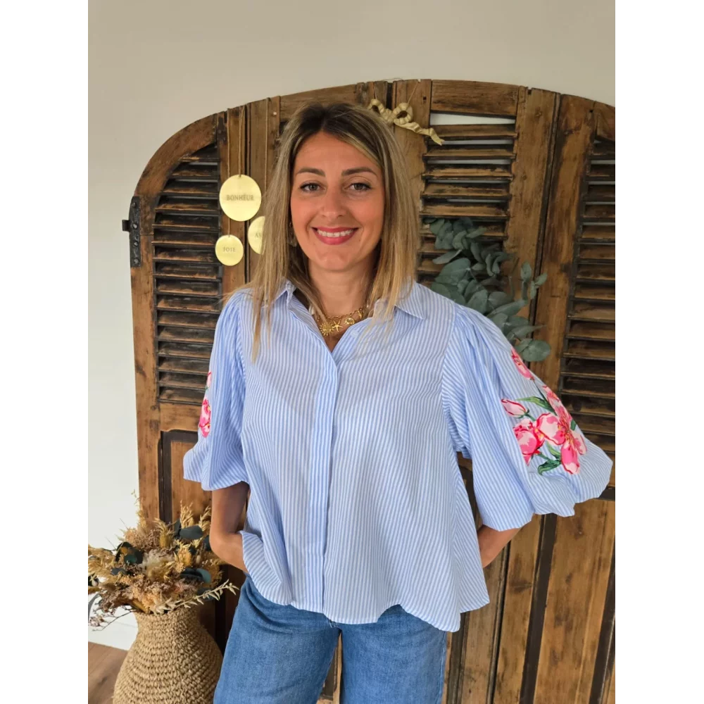 Chemise Marianne rayée bleu fleurs aux manches