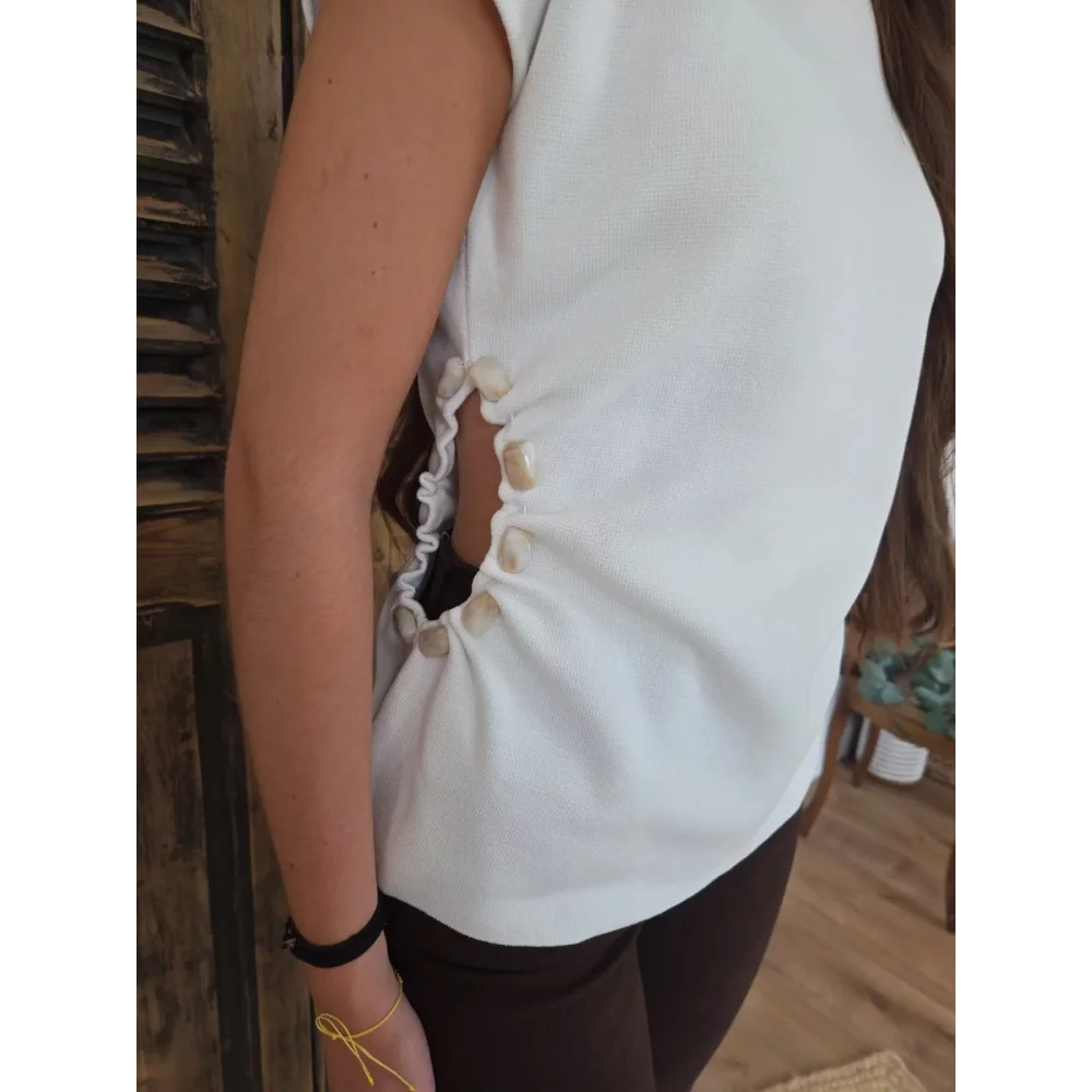 Blouse Annie en maille blanche et perles