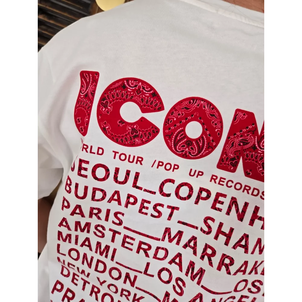 T-shirt blanc Iconic bandana rouge