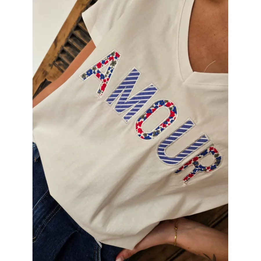 T-shirt blanc Amour tissu bleu et fleuri
