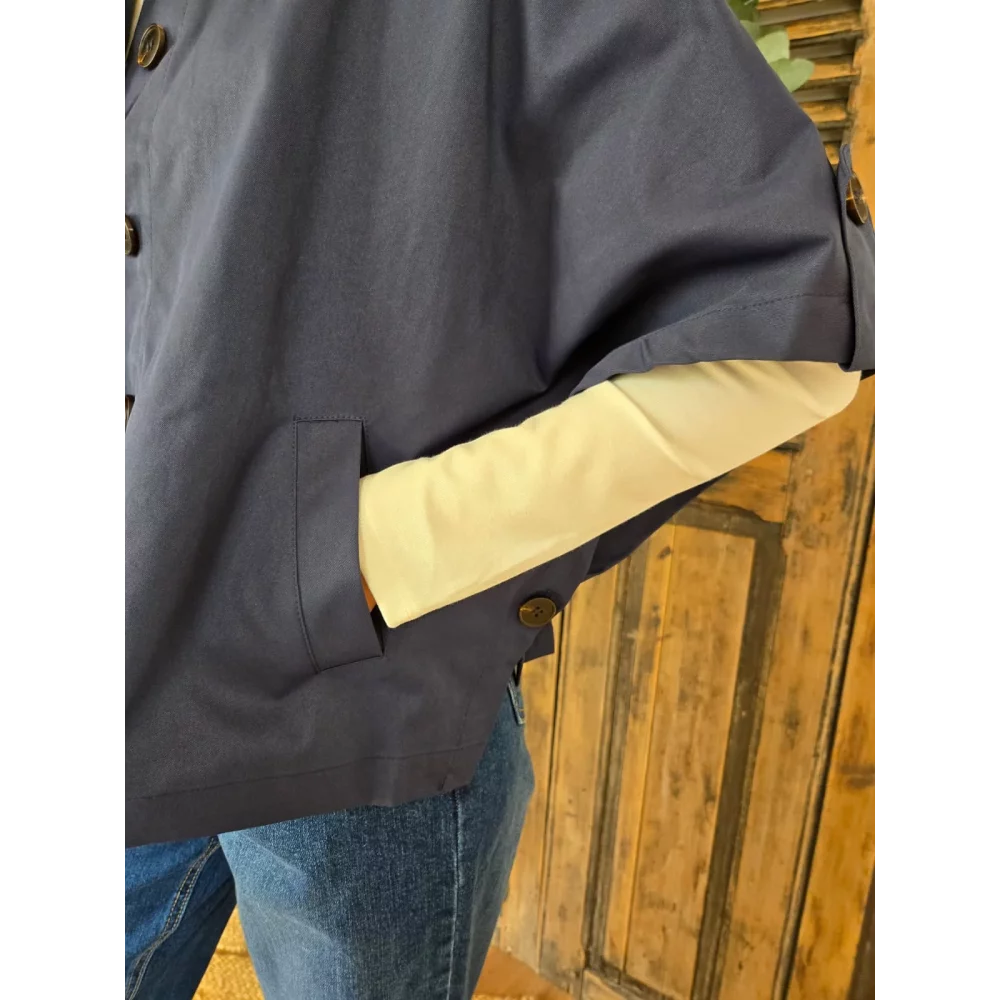 Veste Cape Angele bleu marine col victorien