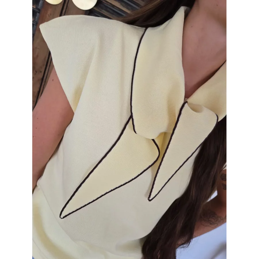 Pull fin Elie en maille jaune col à nouer