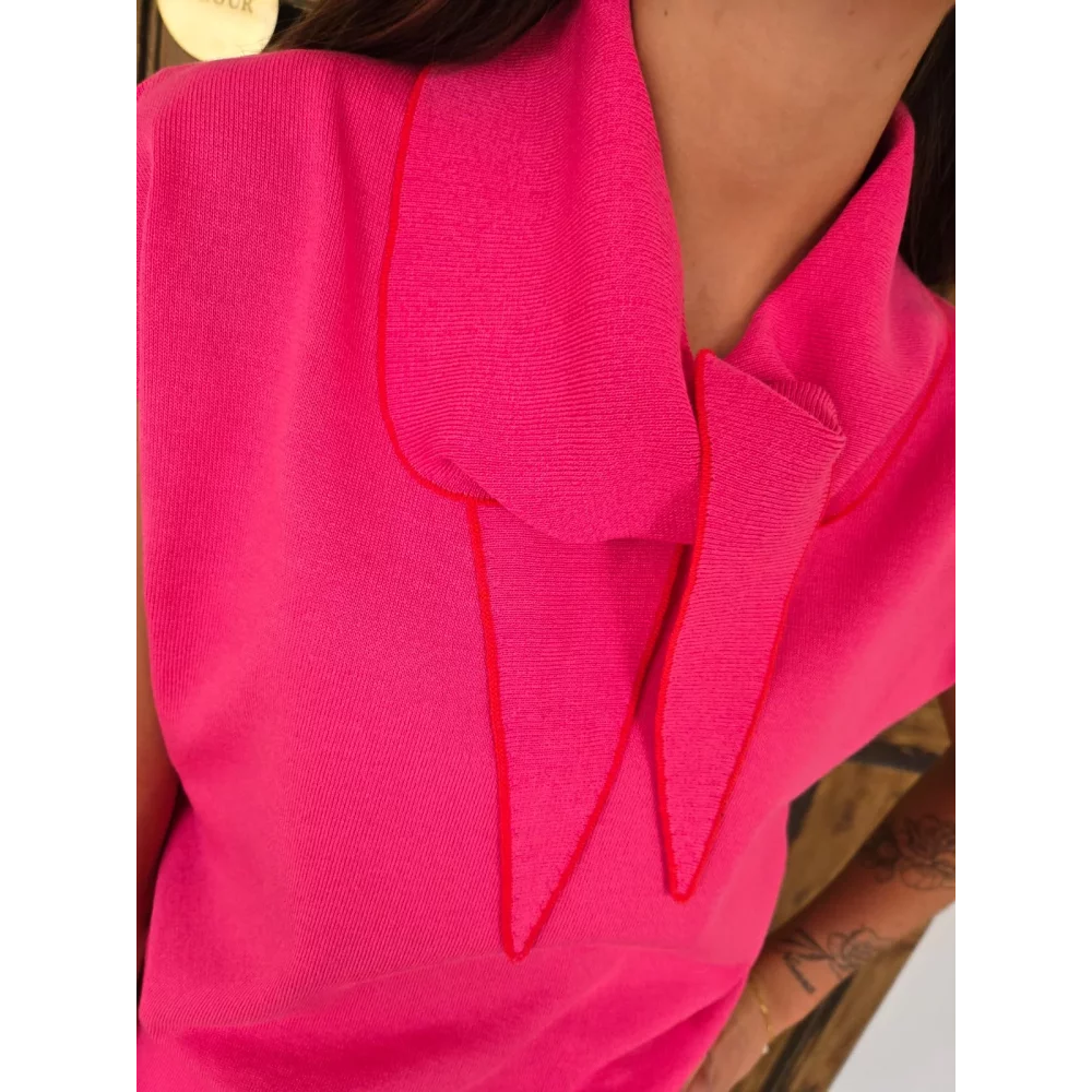 Pull fin Elie en maille fuchsia col à nouer