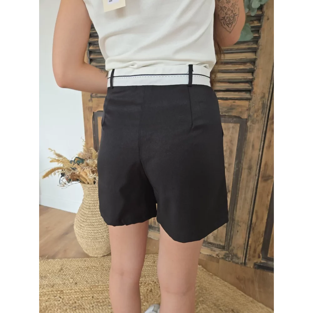 Jupe short Alexane noir bande blanche