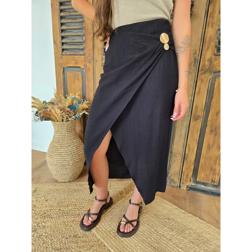 Jupe Manon noir et bijoux doré