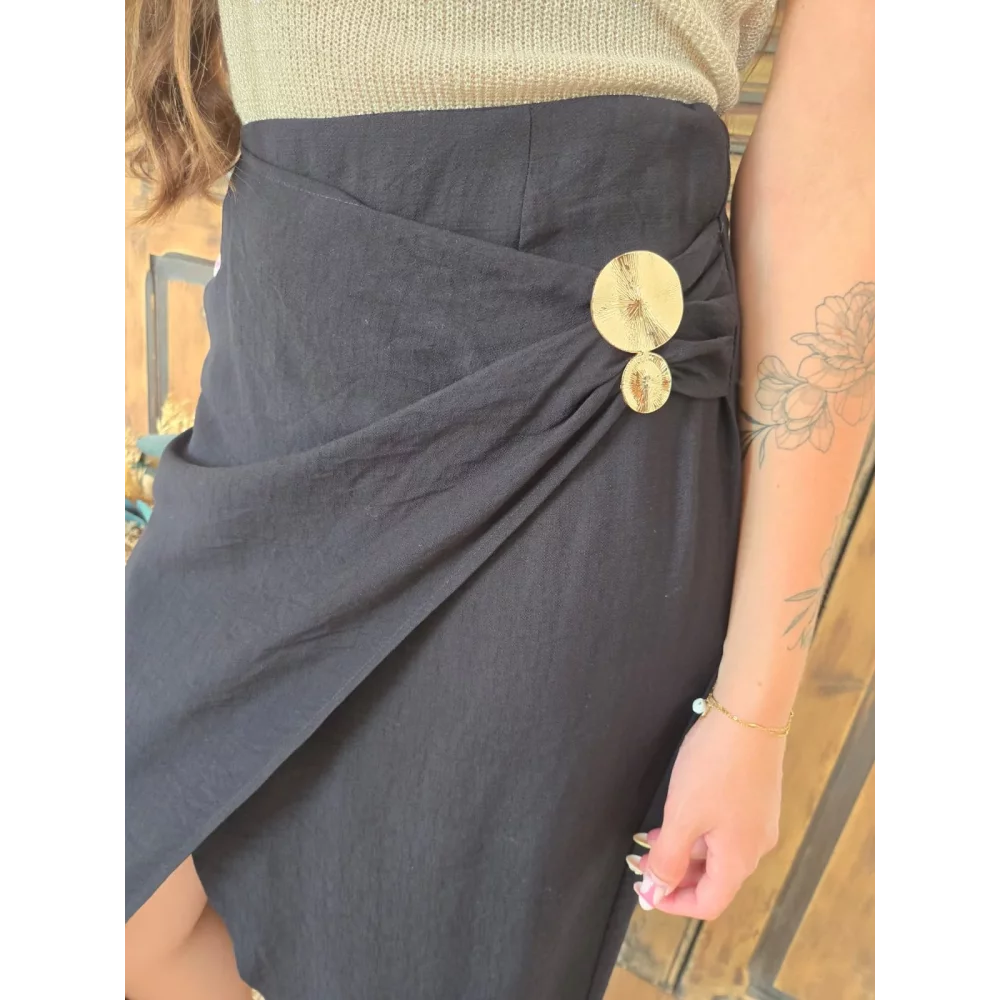 Jupe Manon noir et bijoux doré