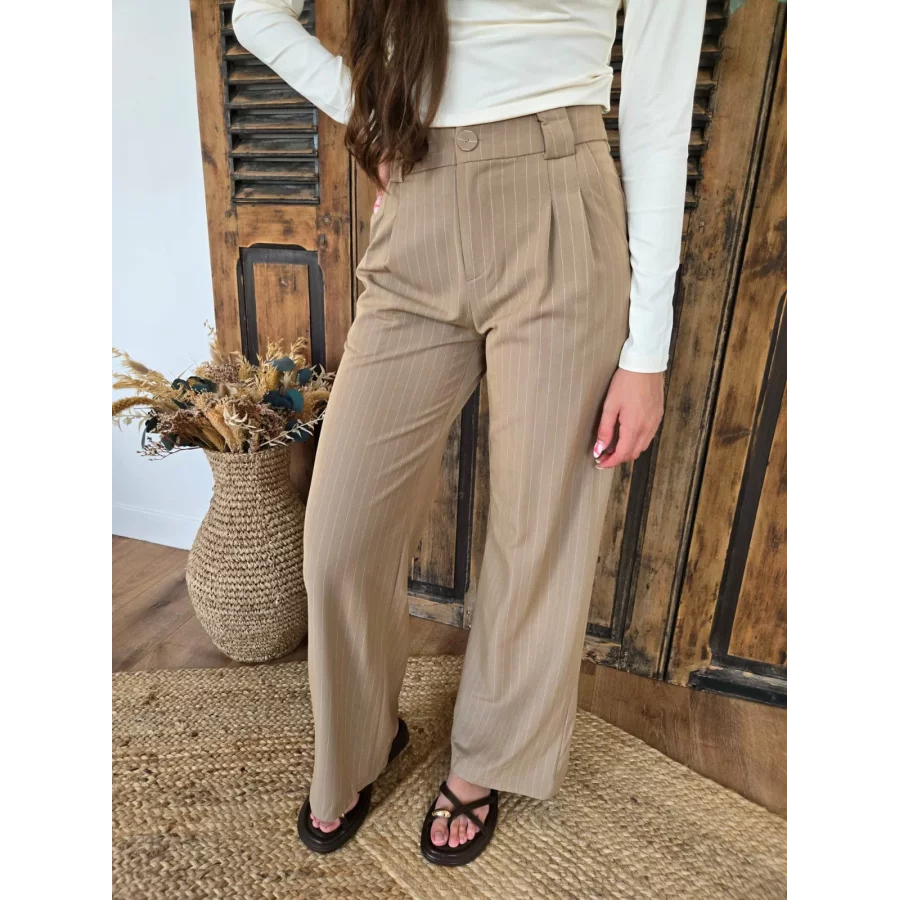 Pantalon tailleur Etienne camel fines rayures