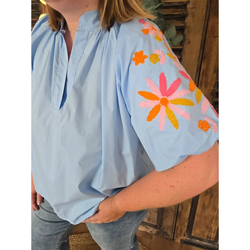 Blouse Oceane bleu manches bouffantes brodées