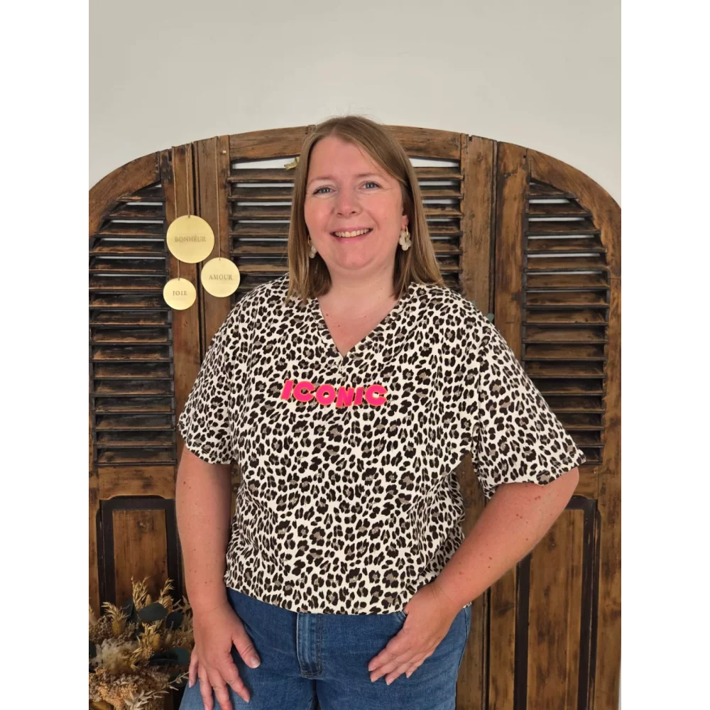 T-shirt Iconic leopard inscription rose