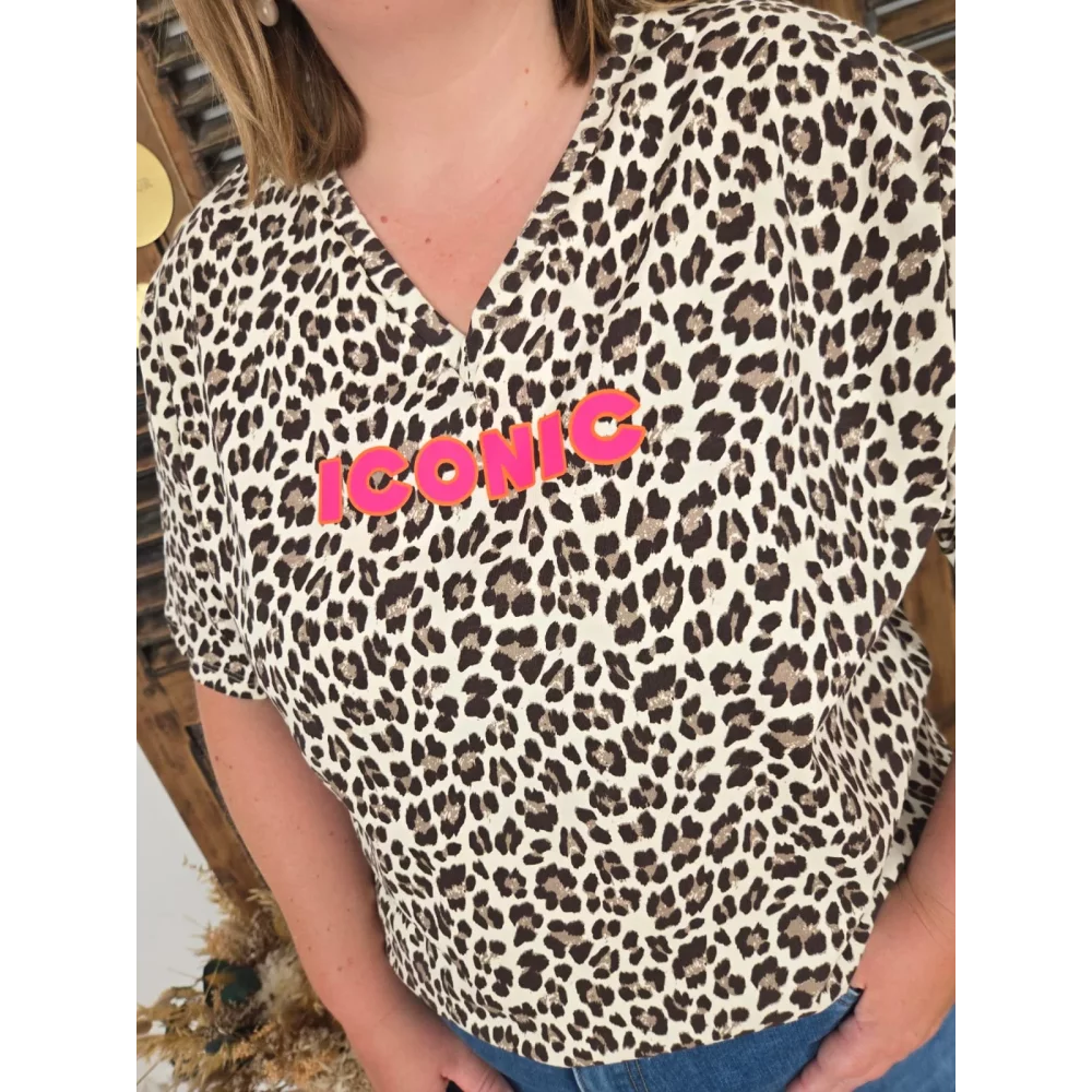 T-shirt Iconic leopard inscription rose