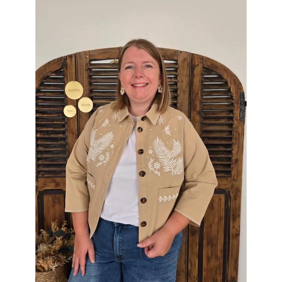 Veste Clea beige brodée