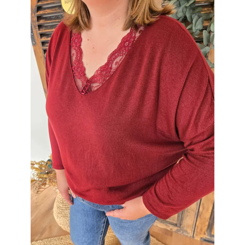 Pull fin Hugo col V dentelle bordeaux