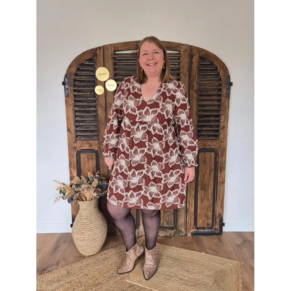 Robe Catherine marron fleurs brodée