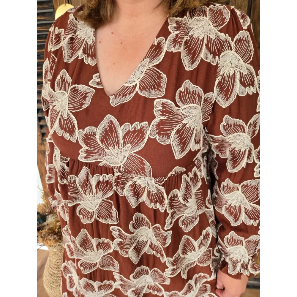 Robe Catherine marron fleurs brodée